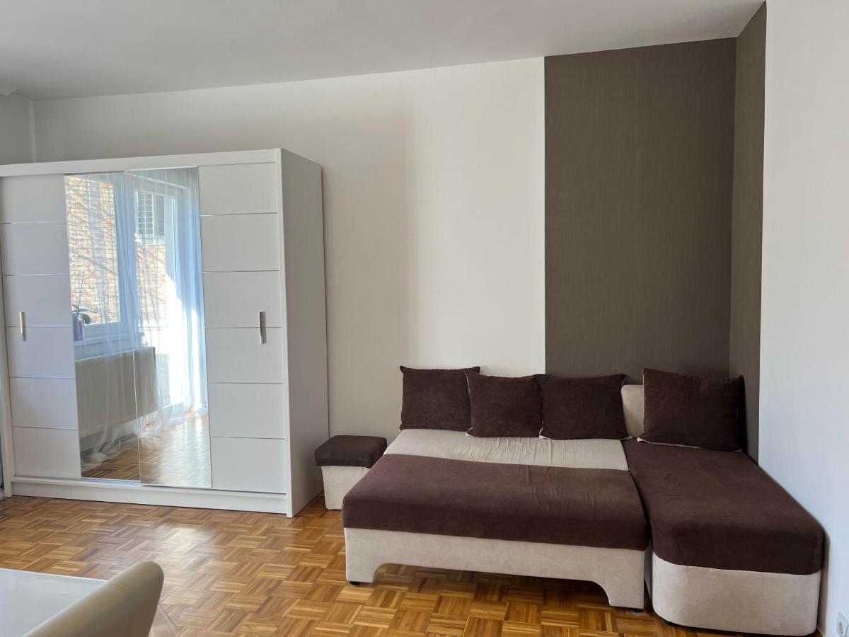Centrum Szeged Apartman エクステリア 写真