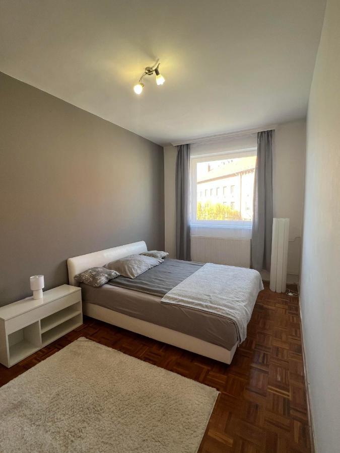 Centrum Szeged Apartman エクステリア 写真